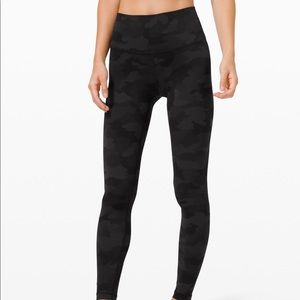 🍋 Lululemon NWOT Wunder Under CAMO size 6 🍋